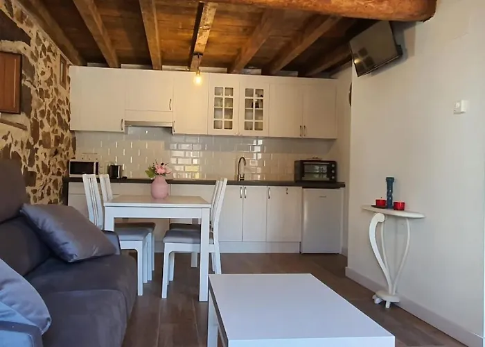 Casas Del Castillo, 1 *