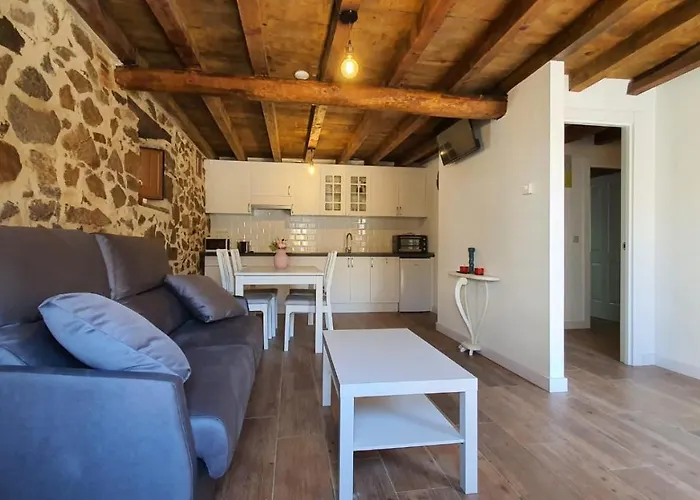 Casas Del Castillo, 1 *